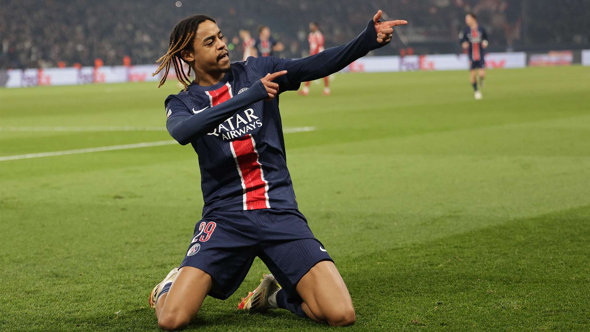 赛场上一直 赛场上一直